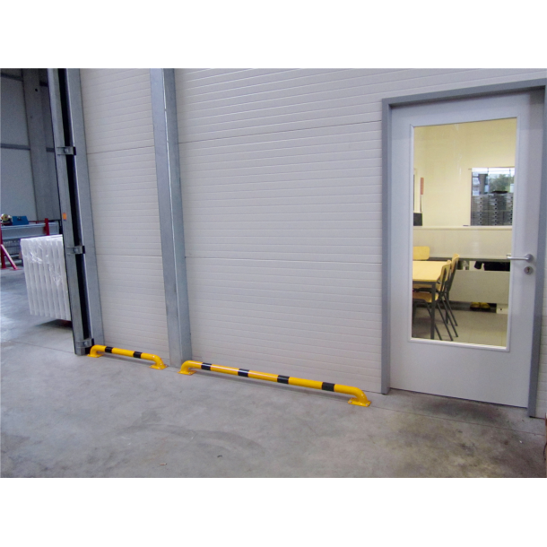 Anti-nudge bar | round steel tube  76 mm | to be fixed by plugs | total width: 1000 mm